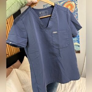 Figs women’s small Catarina slim one pocket scrub top SPACE NAVY DISCONTINUED